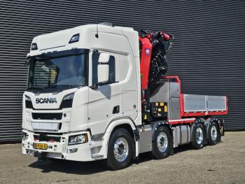 Scania R590 V8 8x2 / HMF 9520 - JIB - WINCH / TRACTOR